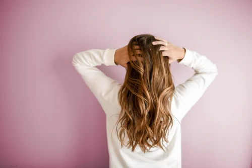 Co zrobić, żeby włosy szybciej rosły? – praktyczne porady